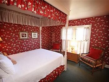 מקינק איילנד Metivier Inn מראה חיצוני תמונה